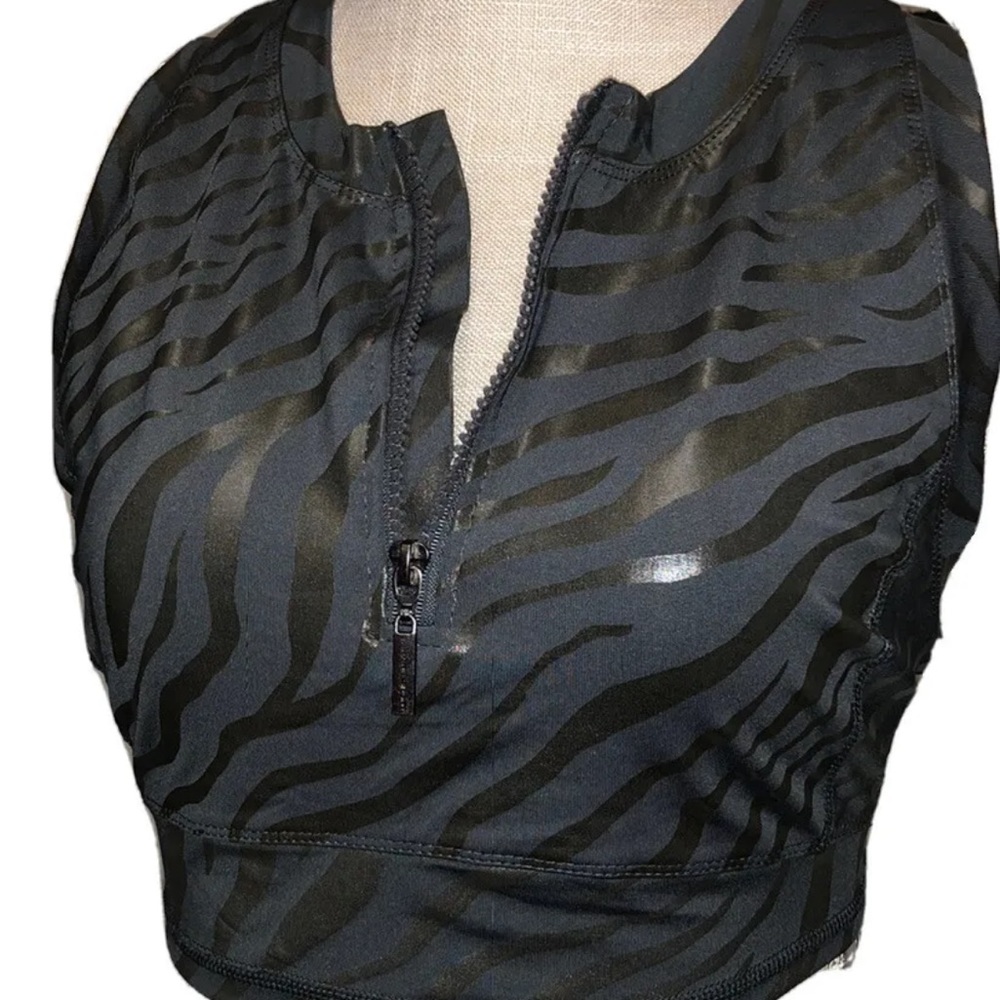 Tahari sport half zip sport bra coated zebra new with tags - Picture 7 of 7